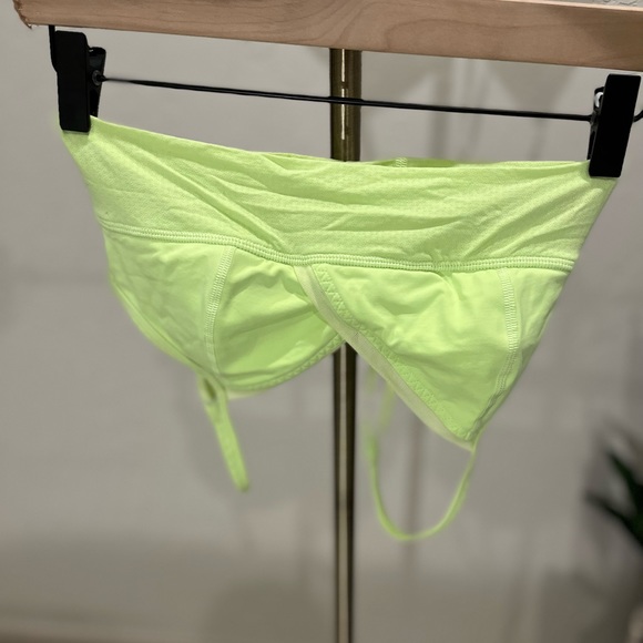 Lululemon Sports Bra | Neon Green | Adjustable Straps | Size 4 | Barely Worn! - Picture 1 of 4